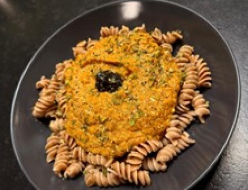 Kürbis-Feta Pasta mit schwarzem Knoblauch